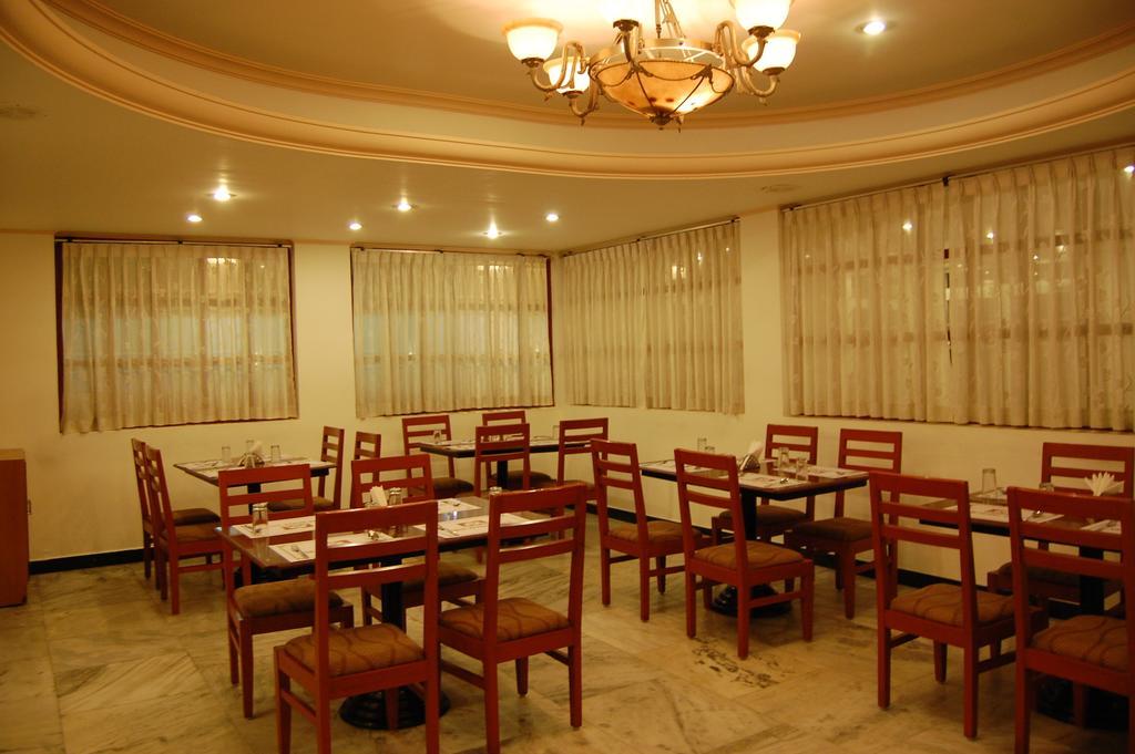 Hotel Orange Blossom Tiruchirappalli Exterior foto