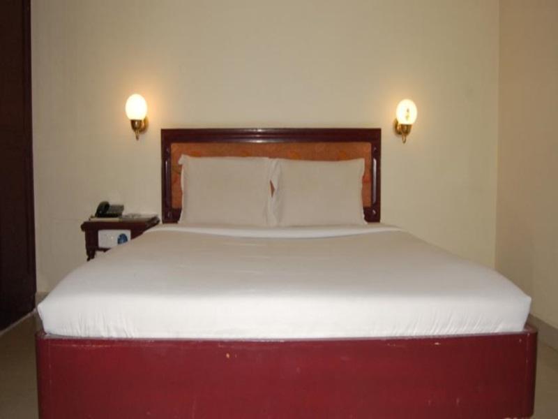 Hotel Orange Blossom Tiruchirappalli Exterior foto